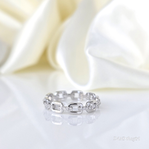 NEW White Gold Plated 925 Sterling Silver Diamond Link Ring - Picture 3 of 9